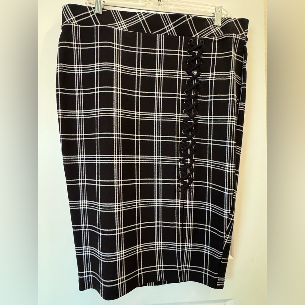 Torrid Black and White Plaid Skirt